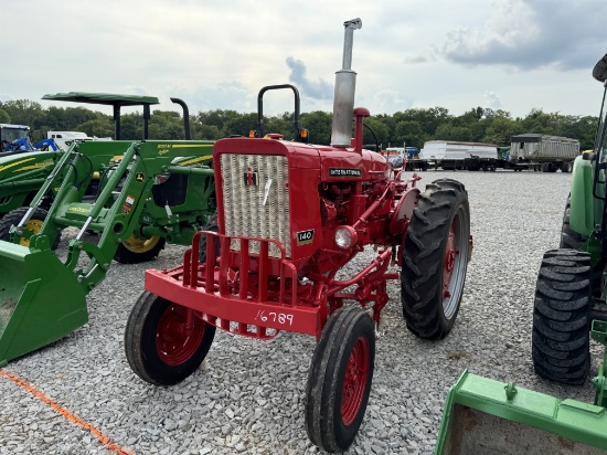 IH 140 TRACTOR
