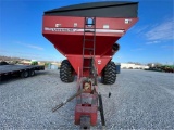 UNVERFERTH 8250 GRAIN CART