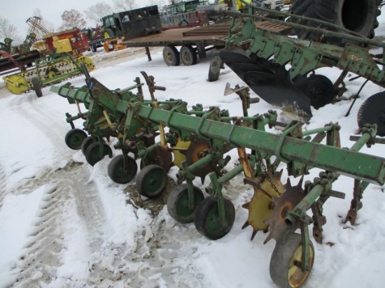 JD RG4, 4 Row 36", Rolling Fenders