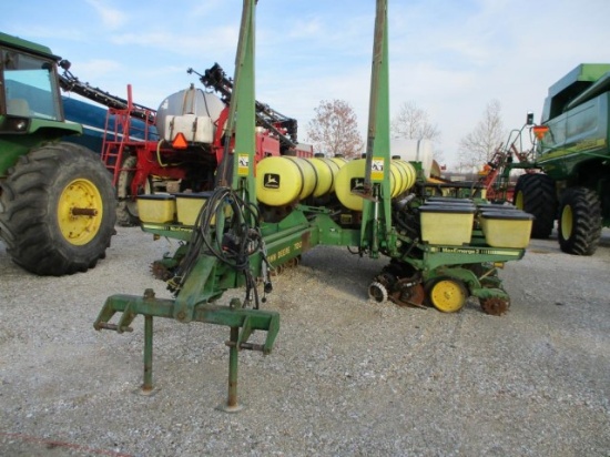 JD 7200 Planter