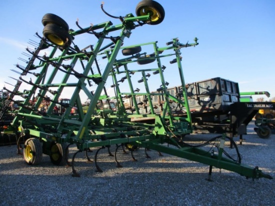 JD 980 Field Cultivator,  2002 Year