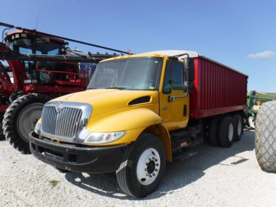 International 4300 Truck, 2007 Year