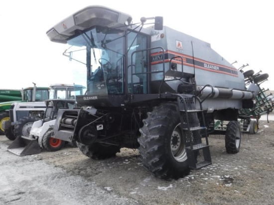 Gleaner R42 Combine