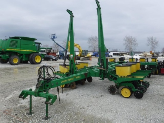 JD 7200 Planter