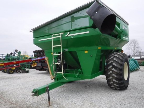 EZ Trail 710 Grain Cart