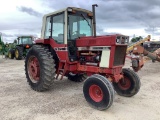 International 1086 Tractor