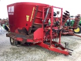Jay-Lor 1500 Vertical TMR Mixer