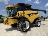 New Holland CR940 2wd Combine