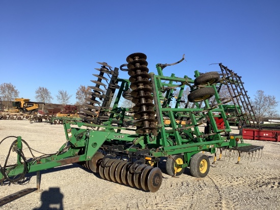 John Deere 726 25' Soil Finisher