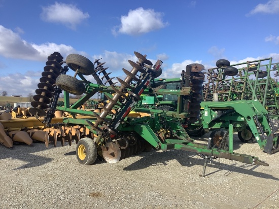 John Deere 635 22’ Disk