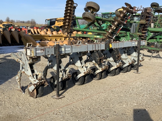 Hiniker 6000 Row Cultivator