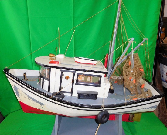 Lighted Shrimp Boat Model