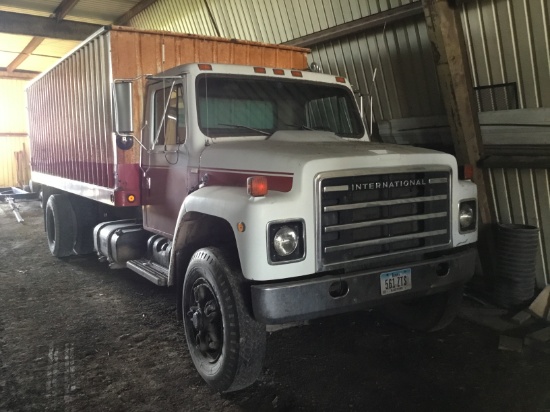 1978 International S1800 Grain Truck 18' Box