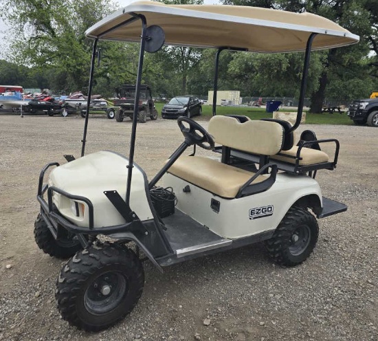 EZ-GO Golf Cart w/ Lift, 36V, 4-Seater