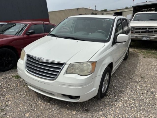 2010 Chrysler Town & Country Touring Mini Van