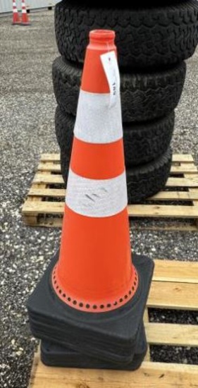 (10) Traffic Cones
