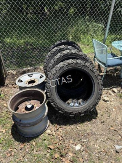 Gladiator Tires w/ Rims