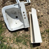 Pocelain Pedestal Sink