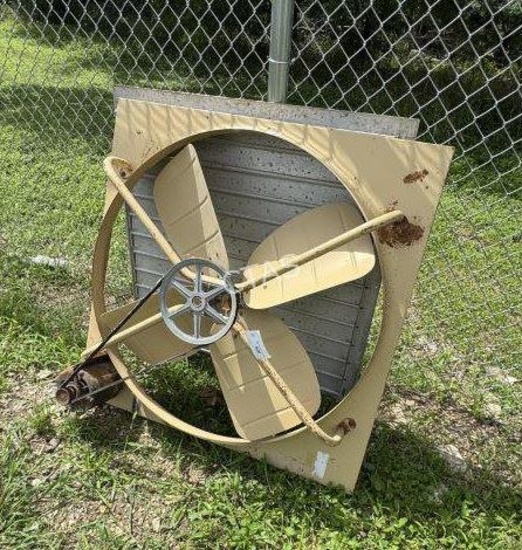 Heavy Duty Fan w/ Vents