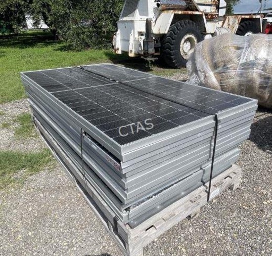 (17) Solar Panels