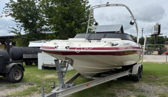 Kayot V220I Wake Boat