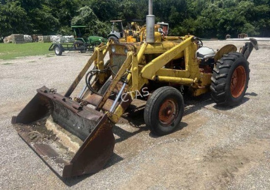 Case D530 Tractor w/ Front End Loader