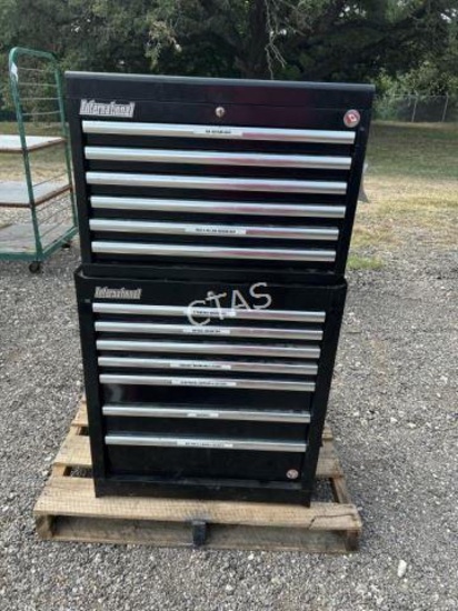International 13 Drawer Tool Box
