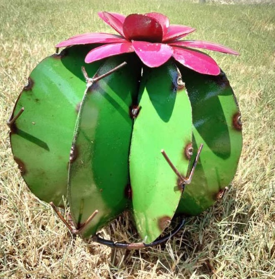 Metal Art - Small Green Cactus w/Pink Flower