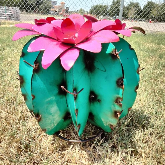 Metal Art - Medium Blue Cactus w/Pink Flower