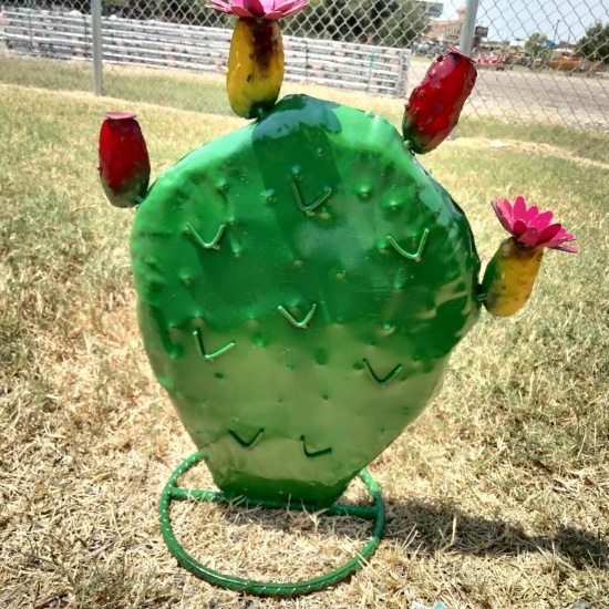 Metal Art - Medium Green Cactus w/Red & Pink