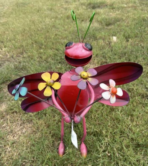 Metal Art - Stand Up Dragon Fly w/ Bouguet Flowers