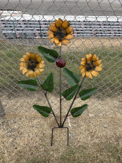 Metal Art - Sunflower Arrangment w/Lady Bug