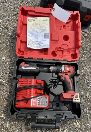 Milwaukee 1/2" Drill Driver w/Battery & Charger