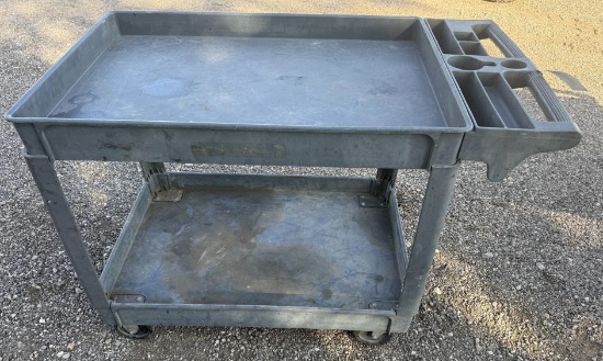 Rubber Maid Rolling Utility Cart