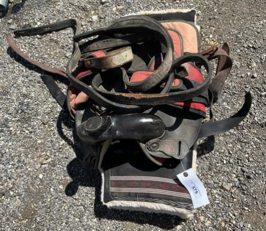 Adult Horse Saddle w/Blanket & Tack
