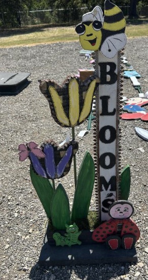 Custom Wood Art - Floral Arrangement w/ Bloom's