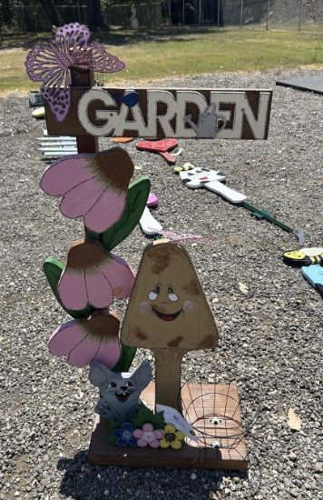 Custom Wood Art - Floral Arrangement w/ Garden
