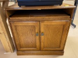 OAK GRAIN ENTERTAINMENT 2-DR. CABINET