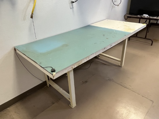 B-Workstation with Metal Base, Formica Top and ESD Mat