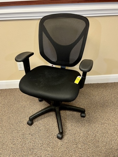 B- Adjustable Office Chair with Ventilated Back Rest