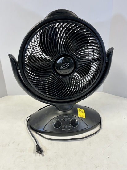 Feature Comforts Oscillating Desk Top Fan