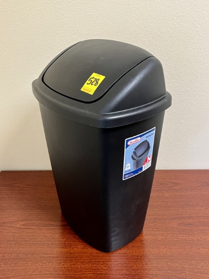 Sterlite Swing Top 7 1/2 Gallon Trash Can