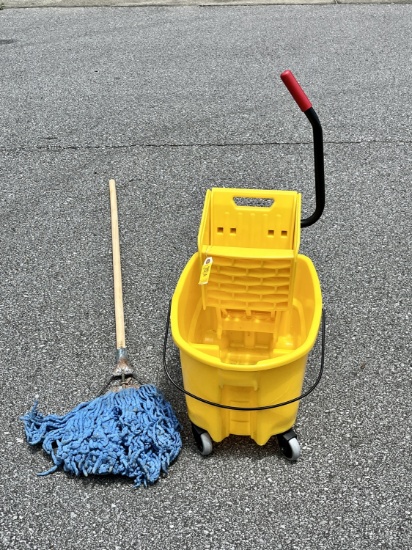 Rubbermaid Commercial Mop Bucket