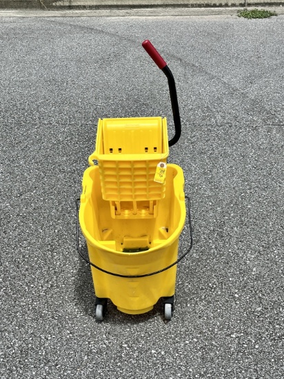 Rubbermaid Commercial Mop Bucket
