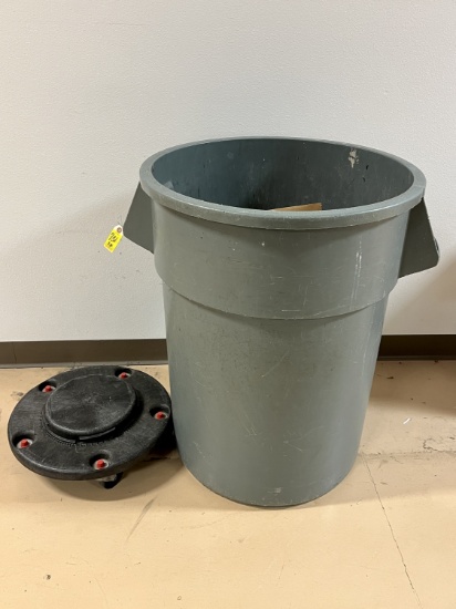 55 Gallon Trash Can with Dolly