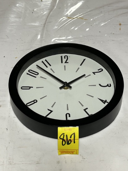 Battery Operated Round Wall Clock