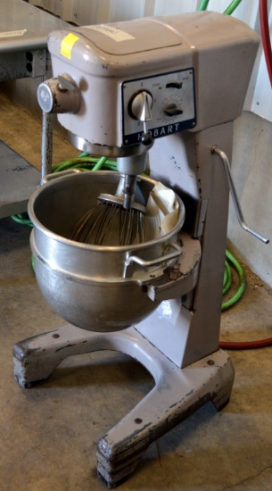 Hobart D300T Single Phase Mixer w/ Wire Whip Attachment