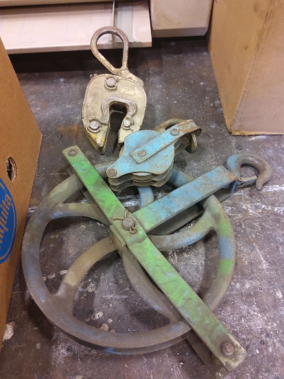 2 pulleys and a sheet metal lifting clamp