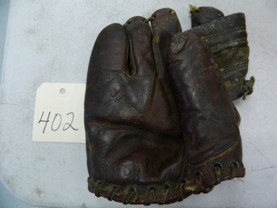 Vintage Dave Williams Spalding Youth Size Baseball Glove, Right Hand. This Item is Shippable