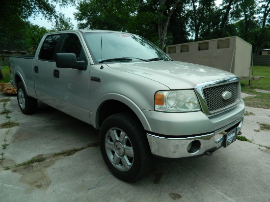 2006 Ford F150 5.4L Triton V8, 4x4, Cold A/C, 220,833 miles, Starts, Drives and Runs Good